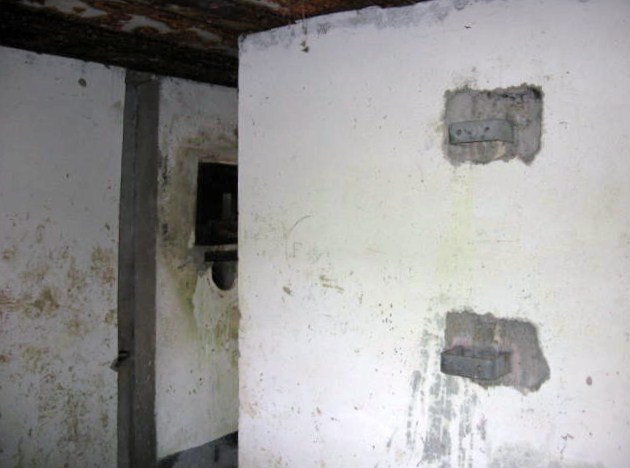 Ligne Maginot - KIRSCHBRUEHL - (Blockhaus pour canon) - Supports de ventilateur - Christian LENHARD