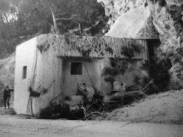 Ligne Maginot - E4 - EZE GRANDE CORNICHE (Casemate d'infanterie) - Bien que de mauvaise qualité, cette photo donne une idée exacte de ce qu'était la casemate.