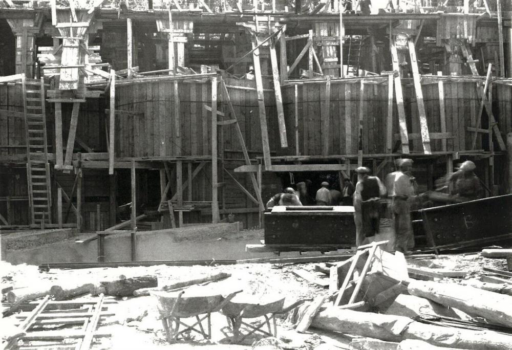 Ligne Maginot - ROQUEBRUNE - CORNILLAT - (Ouvrage d'artillerie) - Construction du bloc 3
Acheminement des embrasures des mortiers de 75