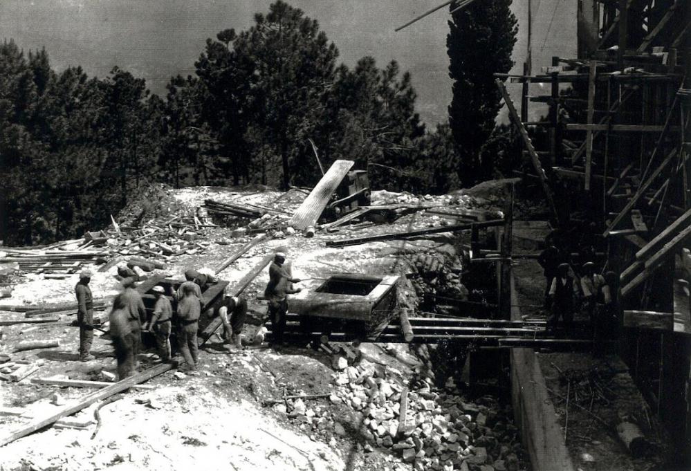 Ligne Maginot - ROQUEBRUNE - CORNILLAT - (Ouvrage d'artillerie) - Construction du bloc 3
Acheminement des embrasures des mortiers de 75