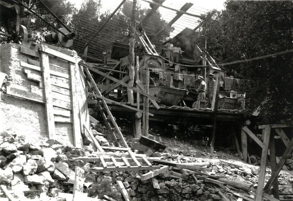Ligne Maginot - ROQUEBRUNE - CORNILLAT - (Ouvrage d'artillerie) - Construction de l'ouvrage
La centrale à béton