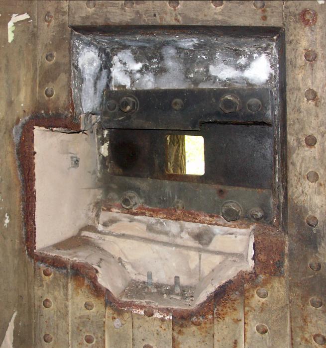 Ligne Maginot - BIESENBERG 3 - (Blockhaus pour arme infanterie) - Détail du créneau pour FM - Pascal LAMBERT