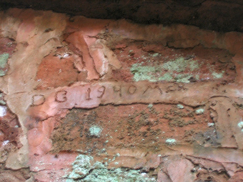Ligne Maginot - INGWILLER - GEBIRGSWALD (RFL ET/OU 43° CAF) - (PC de Région Fortifiée) - Une inscription qui date la construction