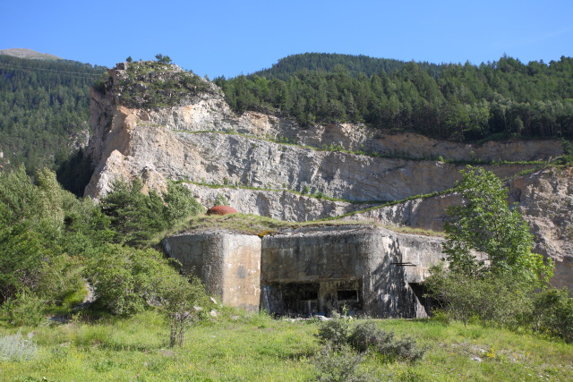 Ligne Maginot - ANNEXE DE SAINT ANTOINE - (Casemate d'infanterie - Simple) - Vue générale avec le ravin de St Antoine à l'arrière plan