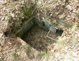 Ligne Maginot - Observatoire du BIESENBERG Droite - Observatoire annexe droit. Ce puits était vraisemblablement couvert d'une guérite