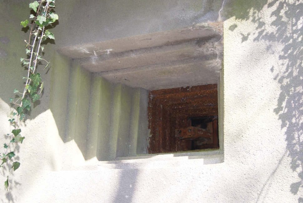 Ligne Maginot - HOCHWALD - (Ouvrage d'artillerie) - Bloc 16
Créneau de jumelage de mitrailleuses