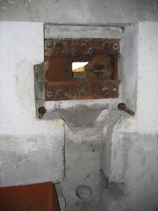 Ligne Maginot - AUENHEIM NORD - (Casemate d'infanterie) - Créneau FM vu de l'intérieur