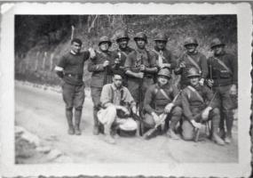 Ligne Maginot - PA DE CASTELLAR 5 - (Abri) - La troupe
Photo de M LAURENTI ayant participé à la construction des blocs puis aux combats de 1940