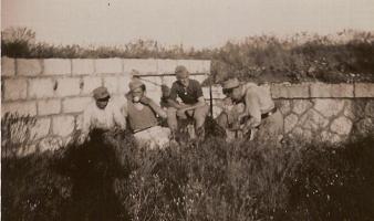 Ligne Maginot - Batterie de campagne du MONT AGEL (157e RAP) - Artilleurs de l'une des batteries du 157° RAP, vraisemblablement la 1ére. Photo prise au Mont Agel