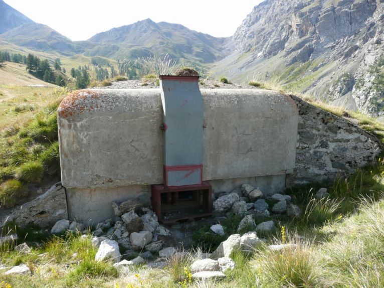 Ligne Maginot - PLATE LOMBARDE - (Ouvrage d'infanterie) - Le bloc cheminée