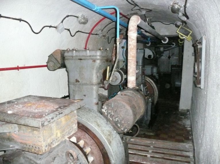 Ligne Maginot - PLATE LOMBARDE - (Ouvrage d'infanterie) - Usine
Groupe électrogène CLM 108