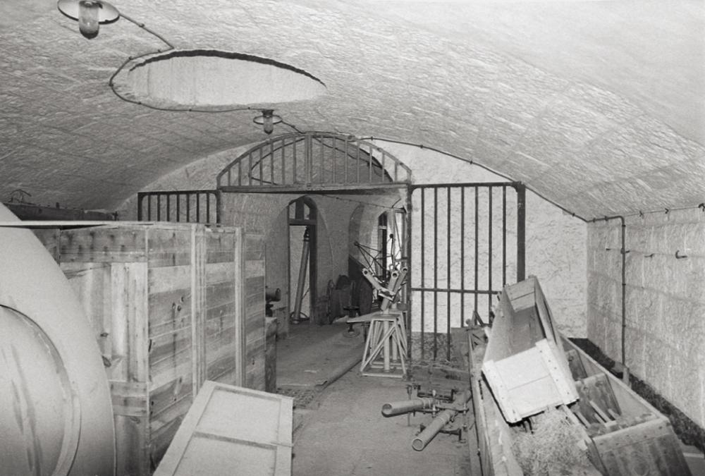 Ligne Maginot - TETE DE CHIEN - FORT MASSENA (6° BIE - 157° RAP) - (Position d'artillerie préparée) - La casemate d'artillerie Mougin vue de l'intérieur