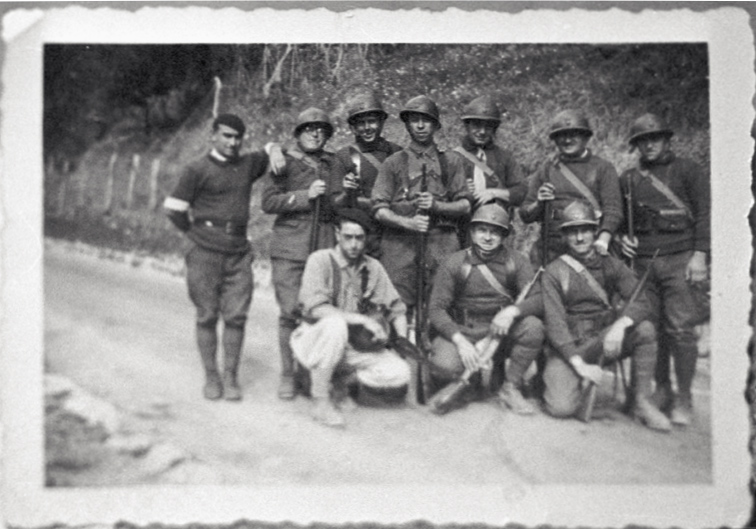 Ligne Maginot - PA DE CASTELLAR 5 - (Abri) - La troupe
Photo de M LAURENTI ayant participé à la construction des blocs puis aux combats de 1940