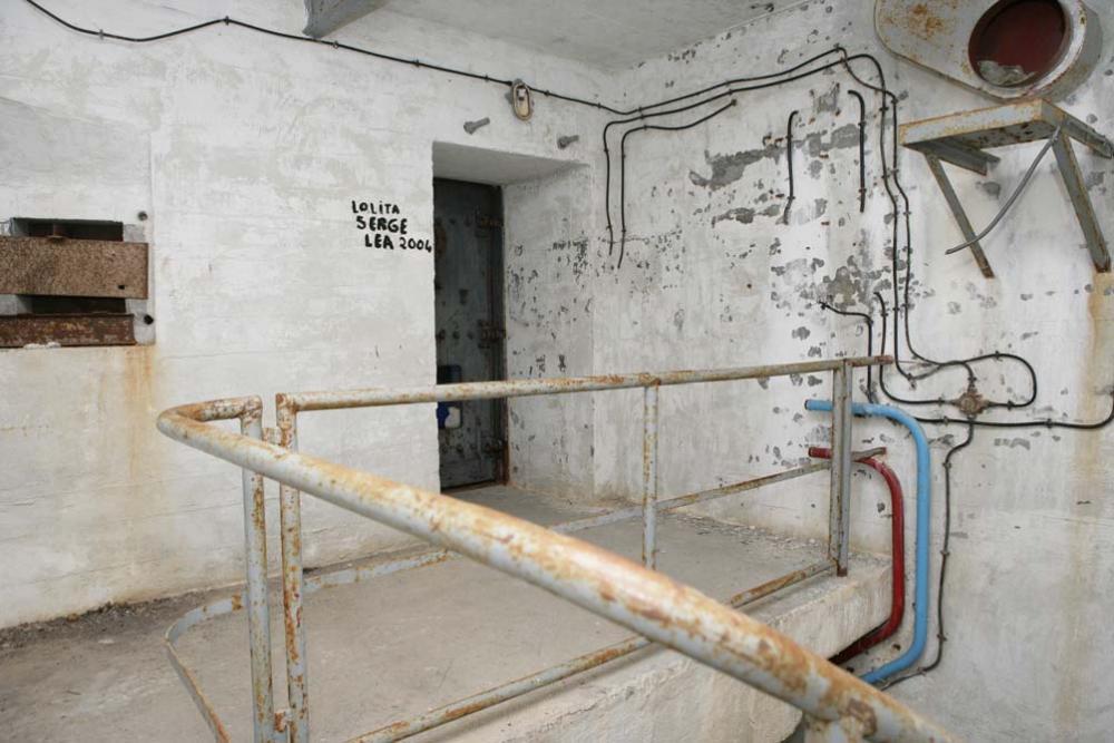 Ligne Maginot - GRANGES COMMUNES - (Ouvrage d'infanterie) - Bloc 1
Construit en 1956, et se résumant à la plus simple expression possible.