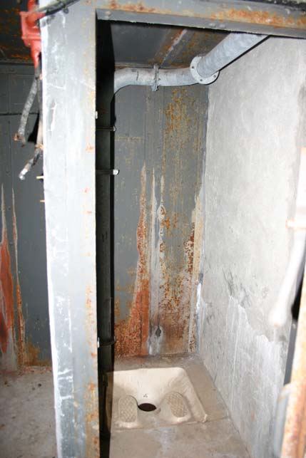 Ligne Maginot - GRANGES COMMUNES - (Ouvrage d'infanterie) - Bloc 2
Les latrines