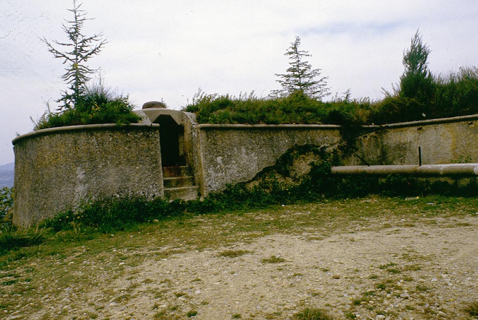 Ligne Maginot - FORT de COLOMARS - Batterie des CABANES (Position d'artillerie préparée) - Observatoires cuirassés