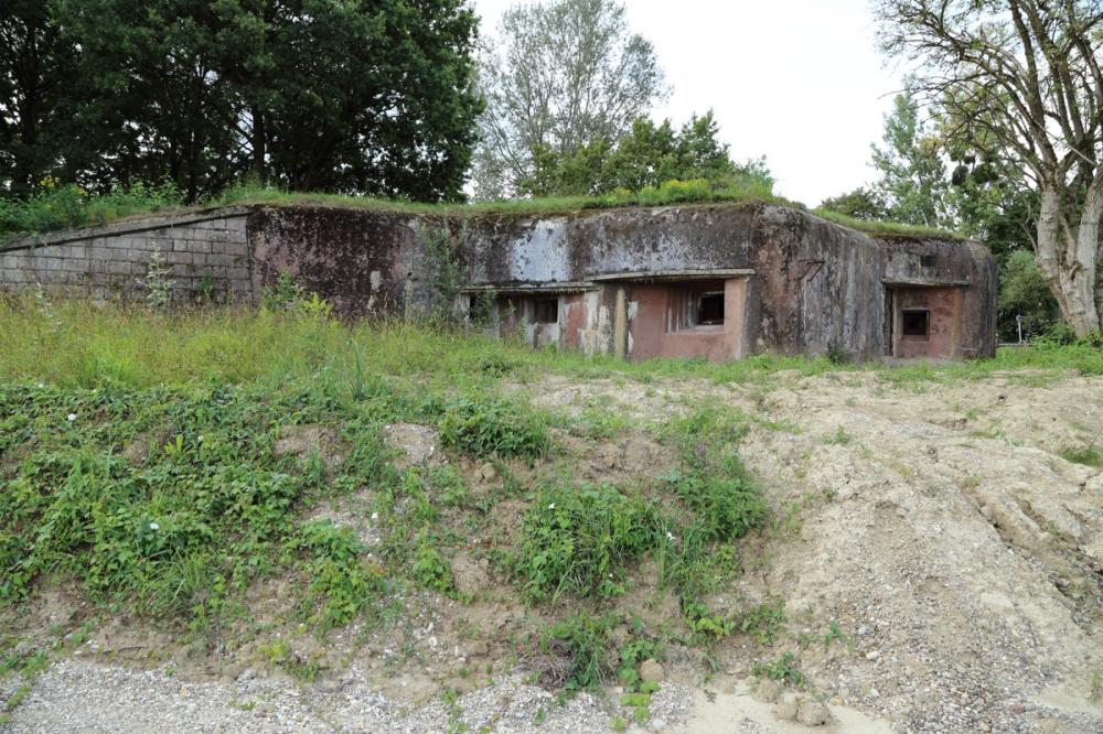 Ligne Maginot - 15/3 - MUEHLRHEIN (Casemate d'infanterie - double) - La casemate libérée de sa végétation - Les Gardiens du Rhin