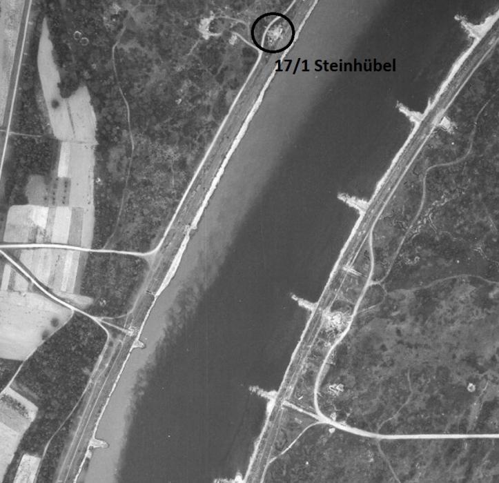 Ligne Maginot - 17/1 - STEINHUBEL - (Casemate d'infanterie - Double) - Noter au passage les blocs du Westwall de l'autre côté du Rhin. - IGN - Géoportail 1947