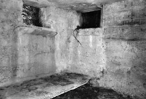 Ligne Maginot - SAINT ROCH (SHR) - (Ouvrage d'artillerie) - La position (allemande ?) sur les dessus de l'ouvrage, flanquant le tunnel du tramway qui reliait Menton à Sospel.