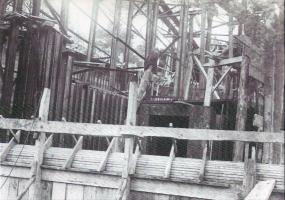 Ligne Maginot - CAP MARTIN - (Ouvrage d'artillerie) - La construction de l'ouvrage
Préparation à la coulée du bloc artillerie, noter le cuirassement en place