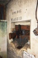 Ligne Maginot - LA FERTE - (Ouvrage d'infanterie) - Bloc 1
FM de défense de l'entrée
Créneau type A pour FM 24/29.
Le FM est monté dans le créneau grâce à une rotule RB garantissant l'étanchéité et assurant une meilleure protection du tireur
