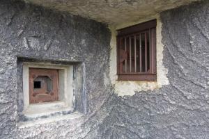 Ligne Maginot - GRANGES COMMUNES - (Ouvrage d'infanterie) - Bloc 2
Créneau FM et prise d'air de l'ouvrage