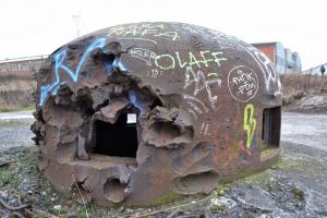 Ligne Maginot - BASSIN DE L'INDUSTRIE - (Casemate d'infanterie - Double) - La cloche labourée par les tirs antichar allemands