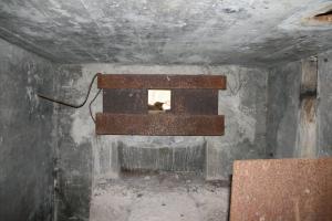 Ligne Maginot - GRAND WOLFSCHACHEN - (Blockhaus pour arme infanterie) - Vue intérieure d'un créneau de tir