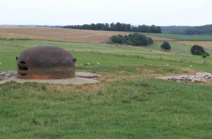 Ligne Maginot - LE CHESNOIS - CHENOIS - (Ouvrage d'artillerie) - Bloc 5
Le puits de tourelle de 75mm comblé.