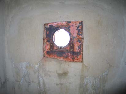 Ligne Maginot - LA ROUE - (Ouvrage d'infanterie) - Le bloc 3
La trémie A2R pour mitrailleuse Hotchkiss 8mm mle 1914