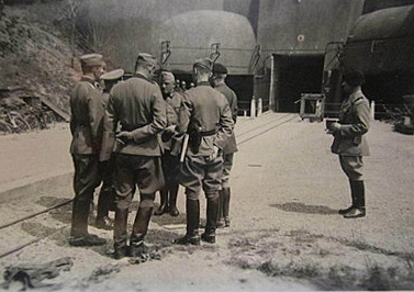 Ligne Maginot - KOBENBUSCH  - A13 - (Ouvrage d'artillerie) - Photo prise lors de la reddition de l'ouvrage