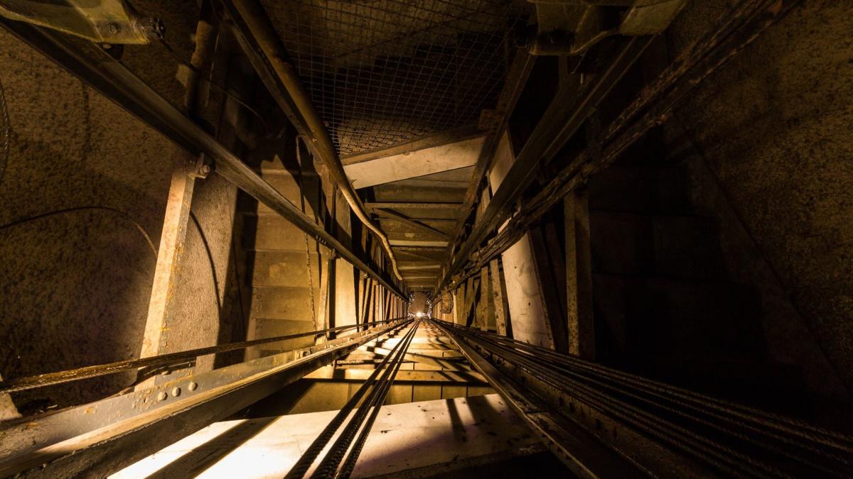 Ligne Maginot - WELSCHHOF - (Ouvrage d'infanterie) - Bloc 1
Cage d'escalier du bloc avec son monte-charge