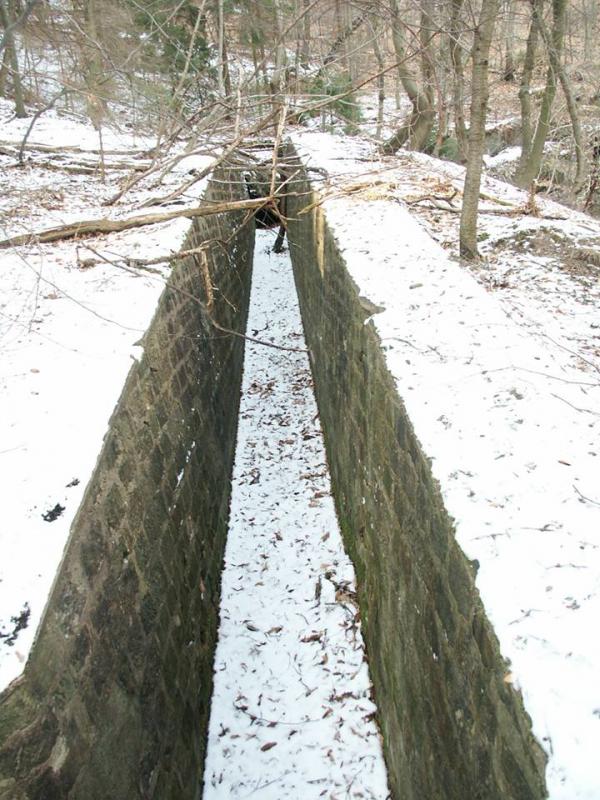 Ligne Maginot - HOCHWALD C7 (Casemate d'infanterie - Simple) - Un cheminement protégé menant à l'entrée de la casemate C7