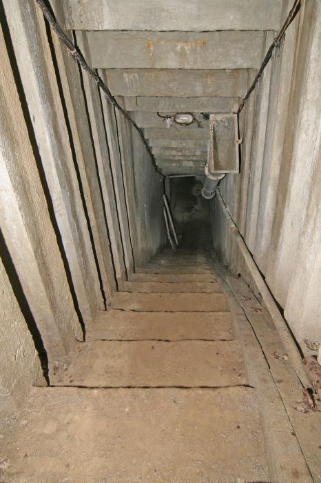 Ligne Maginot - PLATE LOMBARDE - (Ouvrage d'infanterie) - Bloc 2
L’escalier menant du puits aux dessous