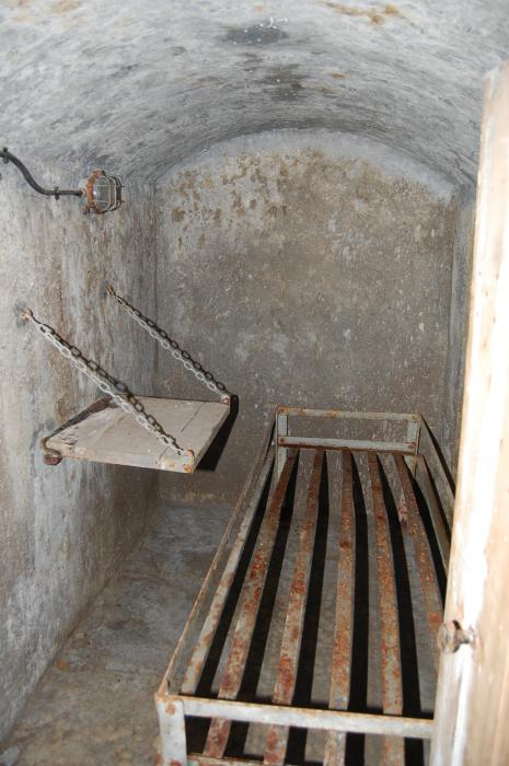 Ligne Maginot - ANCIEN CAMP - (Abri) - Chambre officier