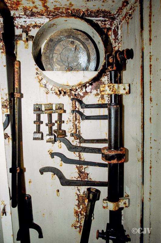 Ligne Maginot - FERMONT - A2 - (Ouvrage d'artillerie) - Bloc 2
L'outillage spécifique pour la tourelle - Lia VERMEULEN