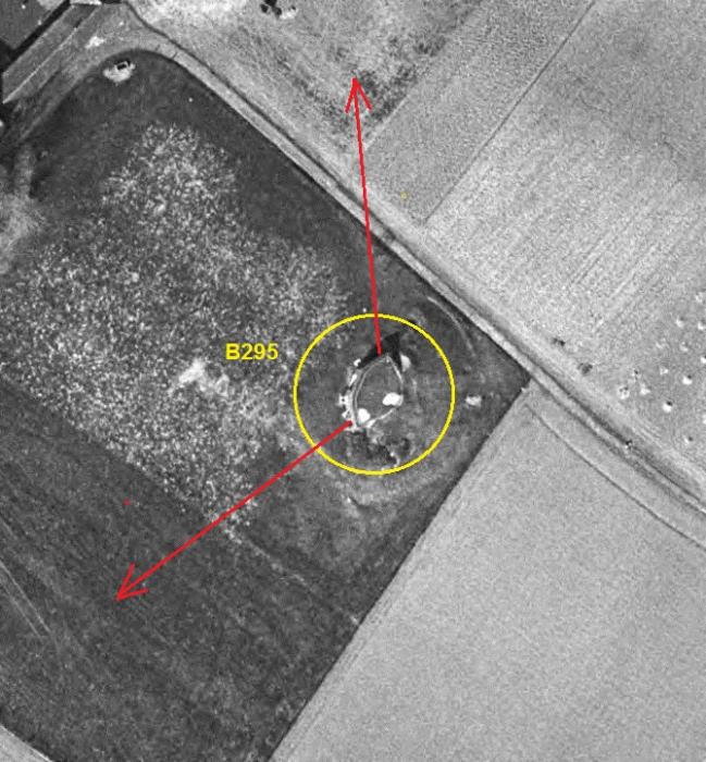Ligne Maginot - B295 - TOUFFLERS Nord (Blockhaus pour canon) - La forme très rentrante du blockhaus et la présence de deux fosses à douilles pour FM identifie un bloc de type G3.
