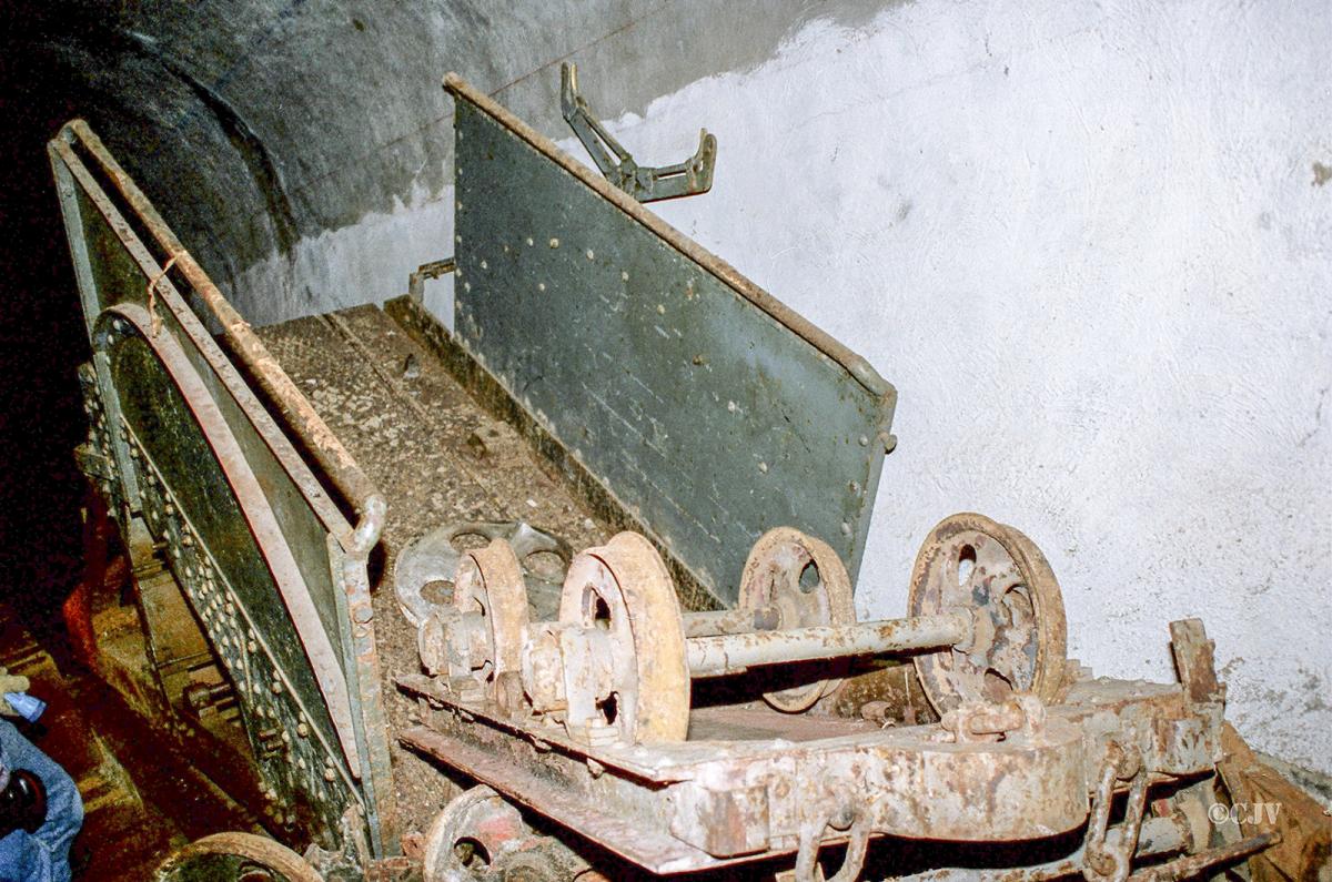 Ligne Maginot - LAVOIR - (Ouvrage d'artillerie) - Plan incliné
Le chariot permettant le transport des wagonnets