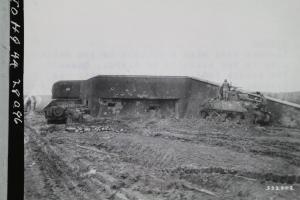 Ligne Maginot - MC9B - MC24 - (Casemate d'infanterie - Double) - Photo prise le 01 dec 1944
Signal Corp ref : ETO HQ 44 28096
