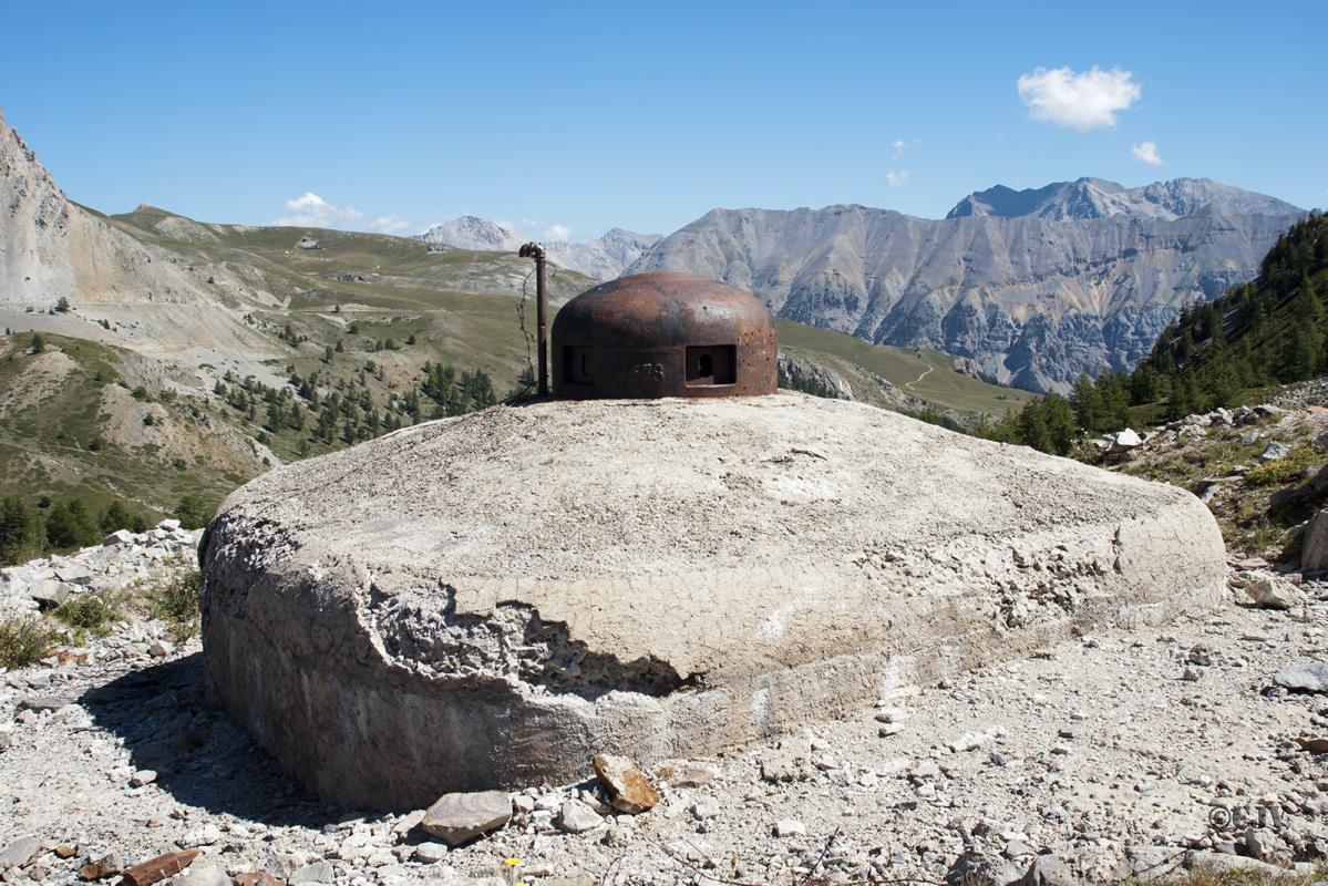Ligne Maginot - COL DE GRANON - (Ouvrage d'infanterie) - Bloc 4
Cloche GFM type A petit modèle - Lia VERMEULEN