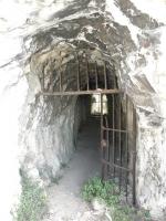 Ligne Maginot - TETE DE CHIEN - FORT MASSENA (6° BIE - 157° RAP) - (Position d'artillerie préparée) - Tunnel d'accès par le bas au magasin à poudre.