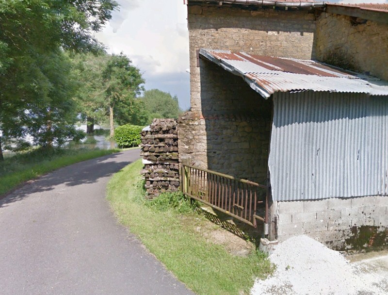 Ligne Maginot - B2 - FERME MALCUIT - (Blockhaus pour arme infanterie) - Blockhaus de gauche
L'entrée est sous le toit - Google StreetView