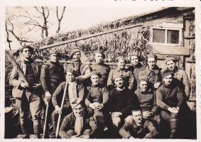 Ligne Maginot - LANGHEP SUD - (Casemate d'infanterie - Simple) - C'est par déduction , mais avec toutes réserves que je vous propose plusieurs photos de ce qui devait être l’équipage du Langhep sud. La ' cabane '  