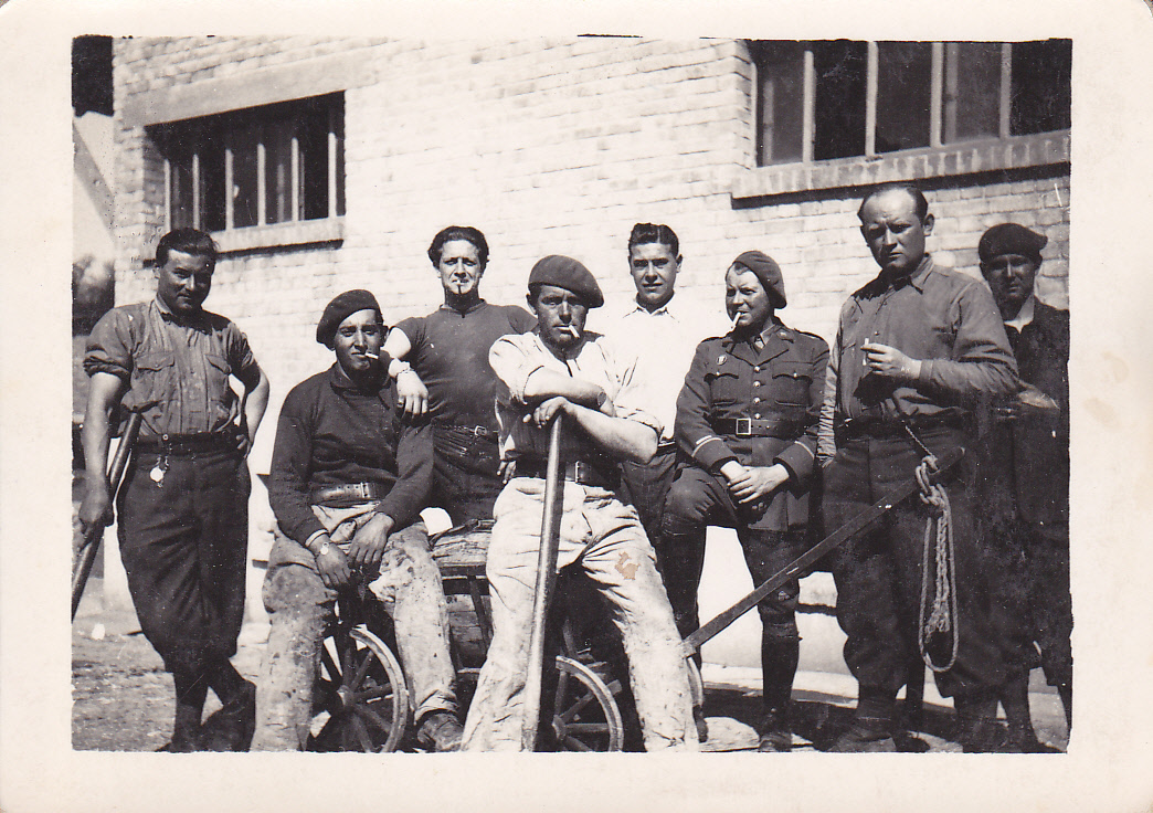 Ligne Maginot - LANGHEP SUD - (Casemate d'infanterie - Simple) - C'est par déduction , mais avec toutes réserves que je vous propose plusieurs photos de ce qui devait être l’équipage du Langhep sud. Les corvées 