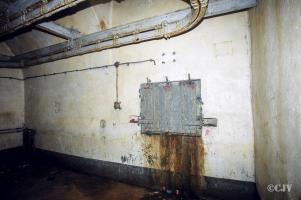 Ligne Maginot - ANZELING - A25 - (Ouvrage d'artillerie) - Bloc 7
Le réceptacle à douilles en bas du bloc