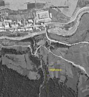 Ligne Maginot - QUARTIER NAPOLEON (QUARTIER MONT-CENIS) - (Camp de sureté) - Le quartier est bien visible en haut, avec sa forme rectangulaire. A noter aussi la tranchée forestière du téléphérique reliant Lanslebourg à la TURRA.