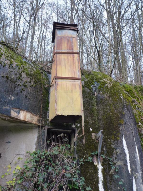 Ligne Maginot - FROHMUHL (PC DU QUARTIER KAPELLENHOF - II/153° RIF) - (Abri) - Coffre d'entrée Est 
Cheminée