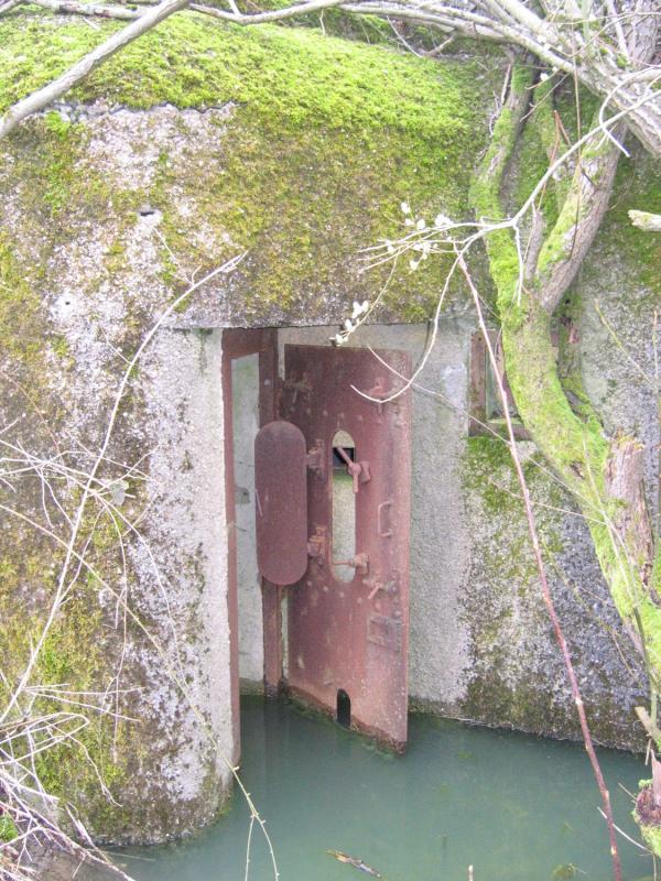 Ligne Maginot - Observatoire de la GRAVETTE - Porte équipée d'une ouverture pour la ventilation