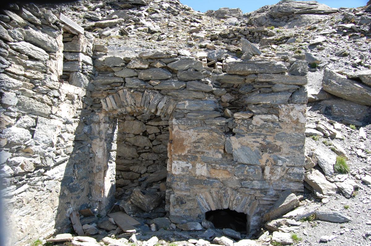 Ligne Maginot - MONT FROID OUEST - (Blockhaus pour arme infanterie) - L’entrée et les latrines