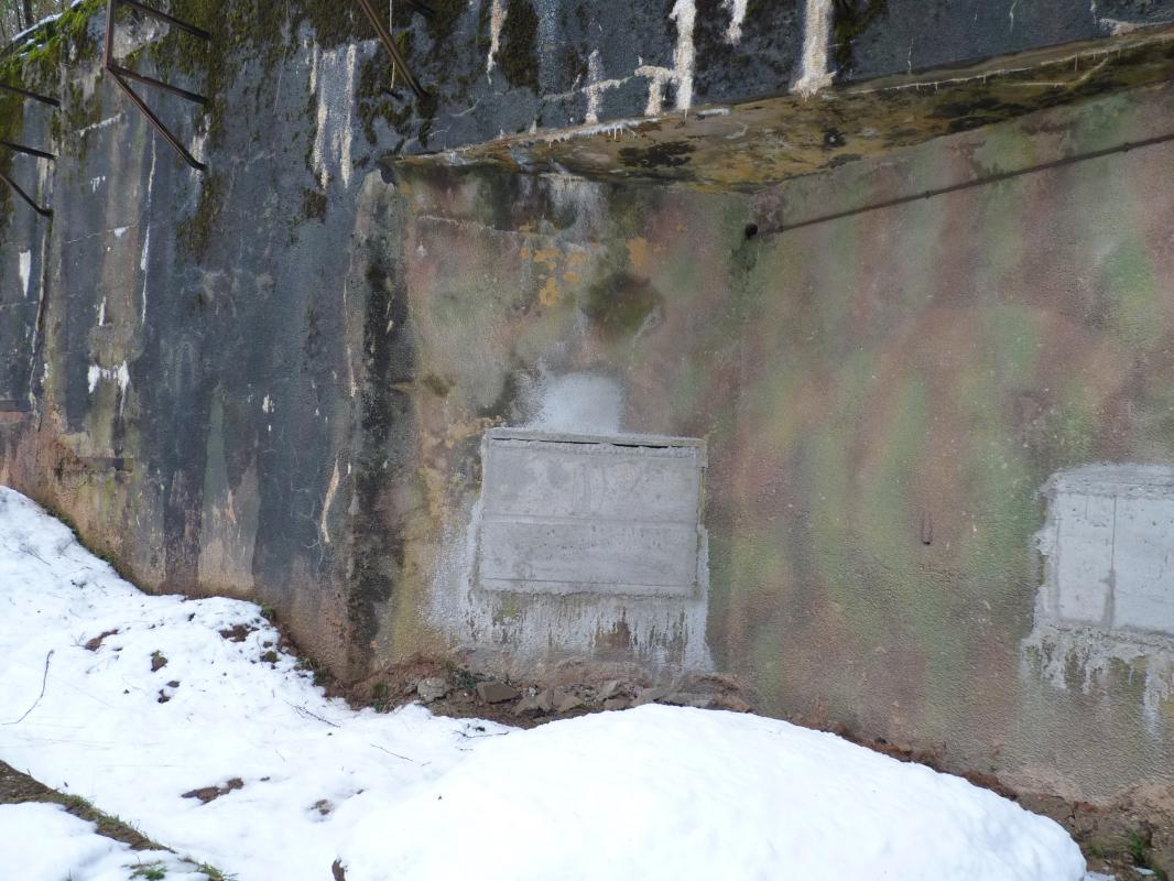 Ligne Maginot - SCHIESSECK - (Ouvrage d'artillerie) - Entrée munitions
Les créneaux murés